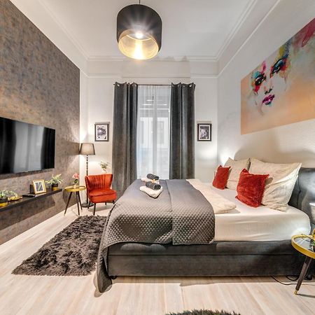 Sweet Dreams At Opera House Downtown Apartment Budapest Exterior photo