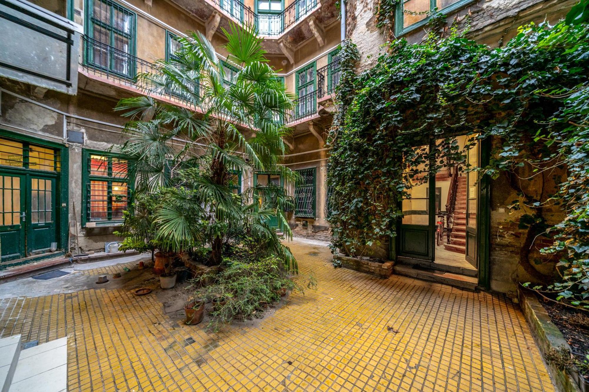 Sweet Dreams At Opera House Downtown Apartment Budapest Exterior photo