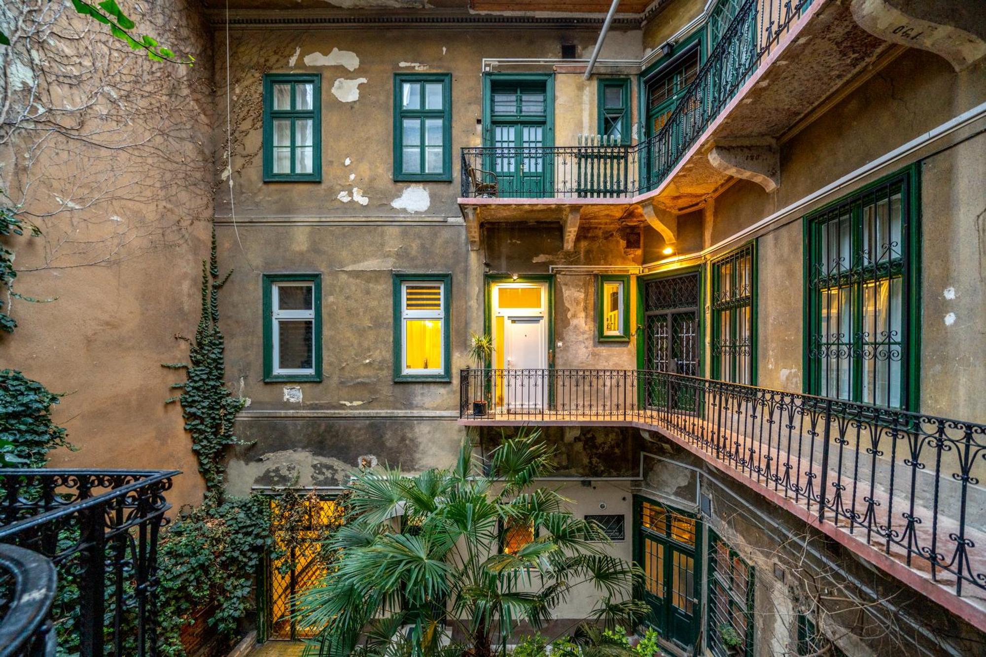 Sweet Dreams At Opera House Downtown Apartment Budapest Exterior photo
